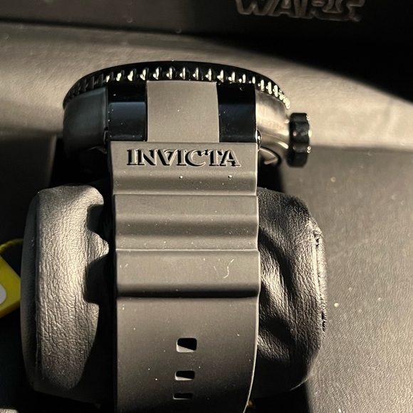 Invicta Star Wars Limited Edition Darth Vader Mens Watch - Picture 6 of 7